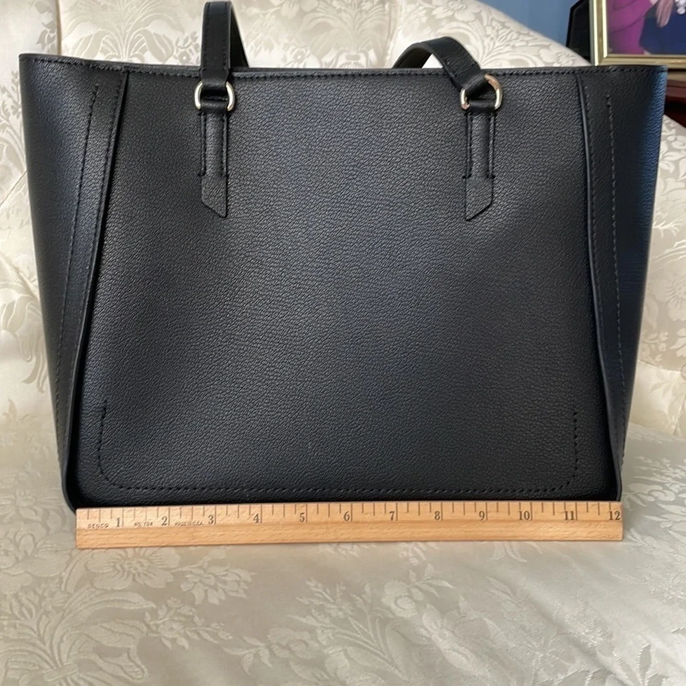 Brand New Michael Kors Genuine Leather Zippered Sylvia Tote Purse Black w/ Gold
